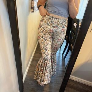 Medium flared floral velvet pants